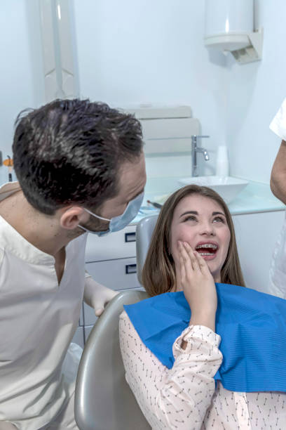 Best Broken Tooth Emergency  in West Little River, FL